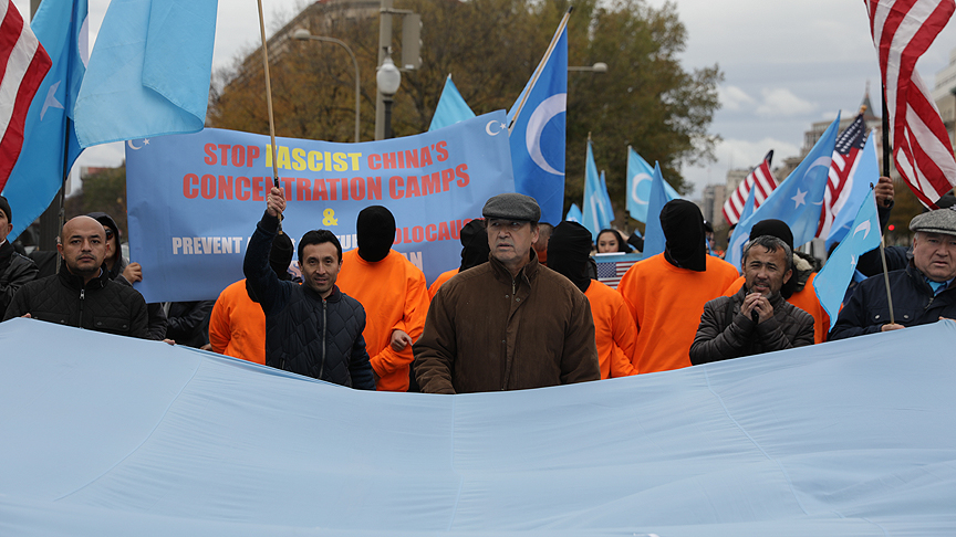 ABD Kongresi önünde yüzlerce Uygur Türkü Çin yönetimine karşı protesto etti